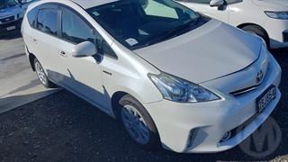 2012 Toyota Prius Alpha Hatch Photo