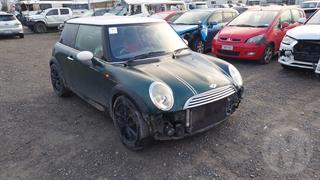 2004 MINI Cooper Hatch Photo