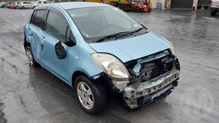 2005 Toyota Vitz Hatch Photo