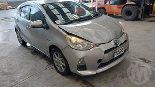 2013 Toyota Aqua Hatch Photo