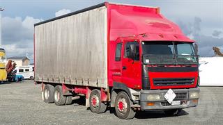 2004 Isuzu CXH 400 Gigamax Curtainside GCM 50,000kg Photo