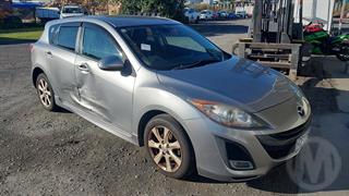 2010 Mazda Axela Station Wagon Photo