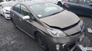 2014 Toyota Prius Hatch Photo