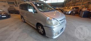 2004 Nissan Serena Station Wagon Photo