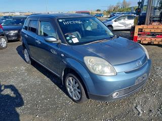 2004 Mazda Verisa Hatch Photo