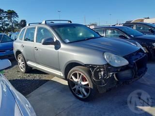 2004 Porsche Cayenne Turbo 4 DR 6SP TIP Station Wagon Photo