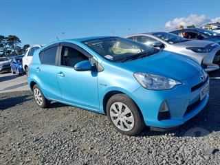 2014 Toyota Aqua Hatch Photo