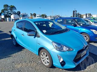 2016 Toyota Aqua Hybrid Hatch Photo