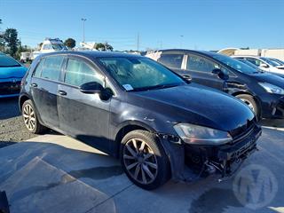 2013 Volkswagen Golf TSI Hatch Photo