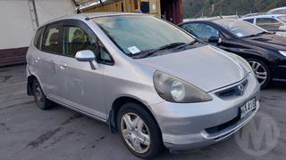 2002 Honda fit Hatch Photo