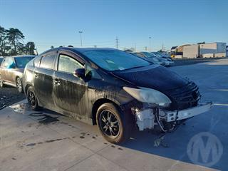 2014 Toyota Prius Hatch Photo