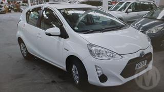 2015 Toyota Aqua Hybrid Hatch Photo