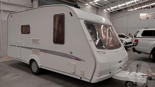 2005 Swift Challenger 460 Caravan Photo