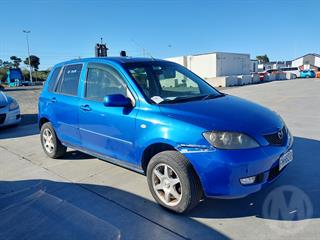 2003 Mazda Demio Hatch Photo