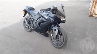2011 Kawasaki ex 250j Motorcycle Photo
