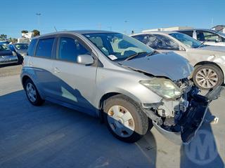 2004 Toyota IST Hatch Photo