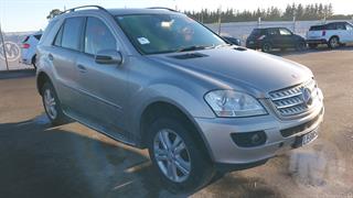 2007 Mercedes-Benz ML 320 CDI Station Wagon Photo