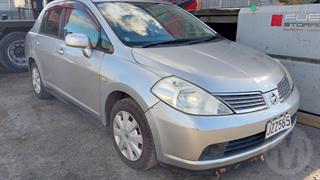 2005 Nissan Tiida Sedan Photo
