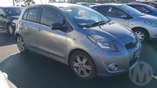 2005 Toyota Vitz Hatch Photo