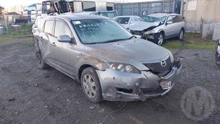 2005 Mazda Axela Sport Station Wagon Photo