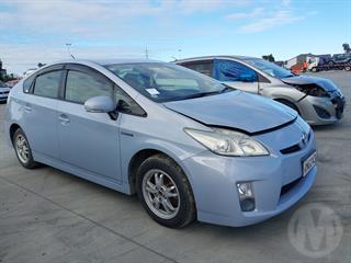 2011 Toyota Prius Hatch Photo