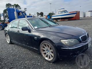 2004 BMW 735i Sedan Photo