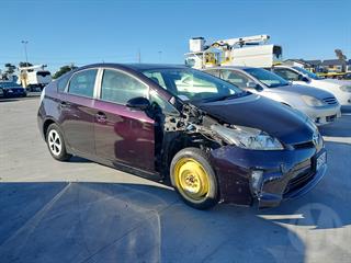 2012 Toyota Prius Hatch Photo