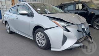 2018 Toyota Prius Hatch Photo