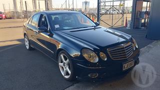 2007 Mercedes-Benz E550 Sedan Photo
