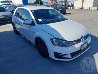 2014 Volkswagen Golf Hatch Photo