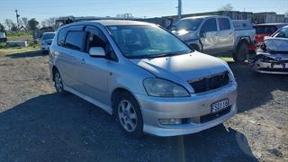2002 Toyota Ipsum 2.4L Station Wagon Photo