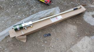 Lubeworks air Operated Grease Pump 50:1 Workshop Equipment Photo