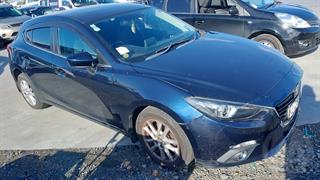 2014 Mazda Axela Hatch Photo
