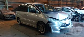 2001 Toyota Estima Station Wagon Photo