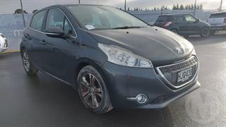 2014 Peugeot 208 Allure 5 DR Hatch Photo
