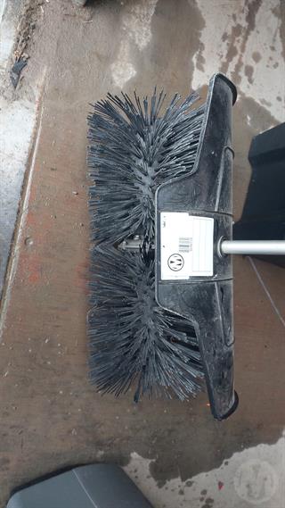 Makita BRP400MP Brush Attachment Workshop Supplies Photo