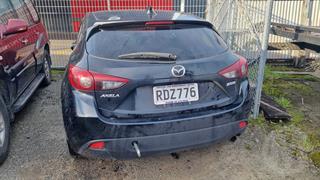 2013 Mazda Axela Hatch Photo