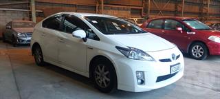 2012 Toyota Prius Hatch Photo