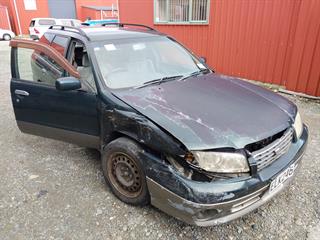 1999 Nissan Avenir Salute X Station Wagon Photo