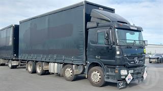 2016 Mercedes-Benz Actros 3260/5200 Curtainside GCM 70,000kg Photo