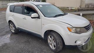 2005 Mitsubishi Outlander Station Wagon Photo