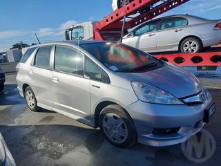 2013 Honda fit Shuttle Hybrid Station Wagon Photo