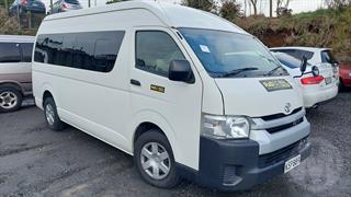 2017 Toyota Hiace Mini Bus Photo