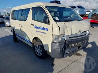 2005 Toyota Hiace Van Photo