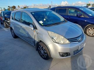 2011 Nissan Note Station Wagon Photo