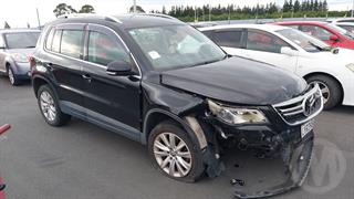 2010 Volkswagen Tiguan Station Wagon Photo