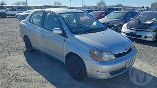 2001 Toyota Platz Sedan Photo