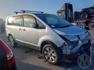 2008 Mitsubishi Delica Station Wagon Photo