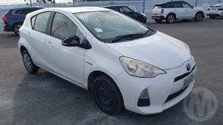 2013 Toyota Aqua Hatch Photo
