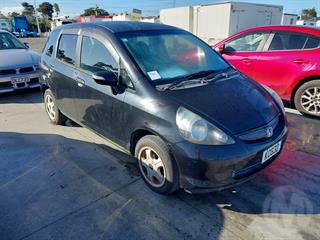 2005 Honda fit Hatch Photo
